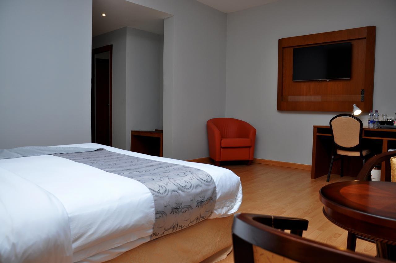 Azzeman Hotel Addis Ababa Dış mekan fotoğraf